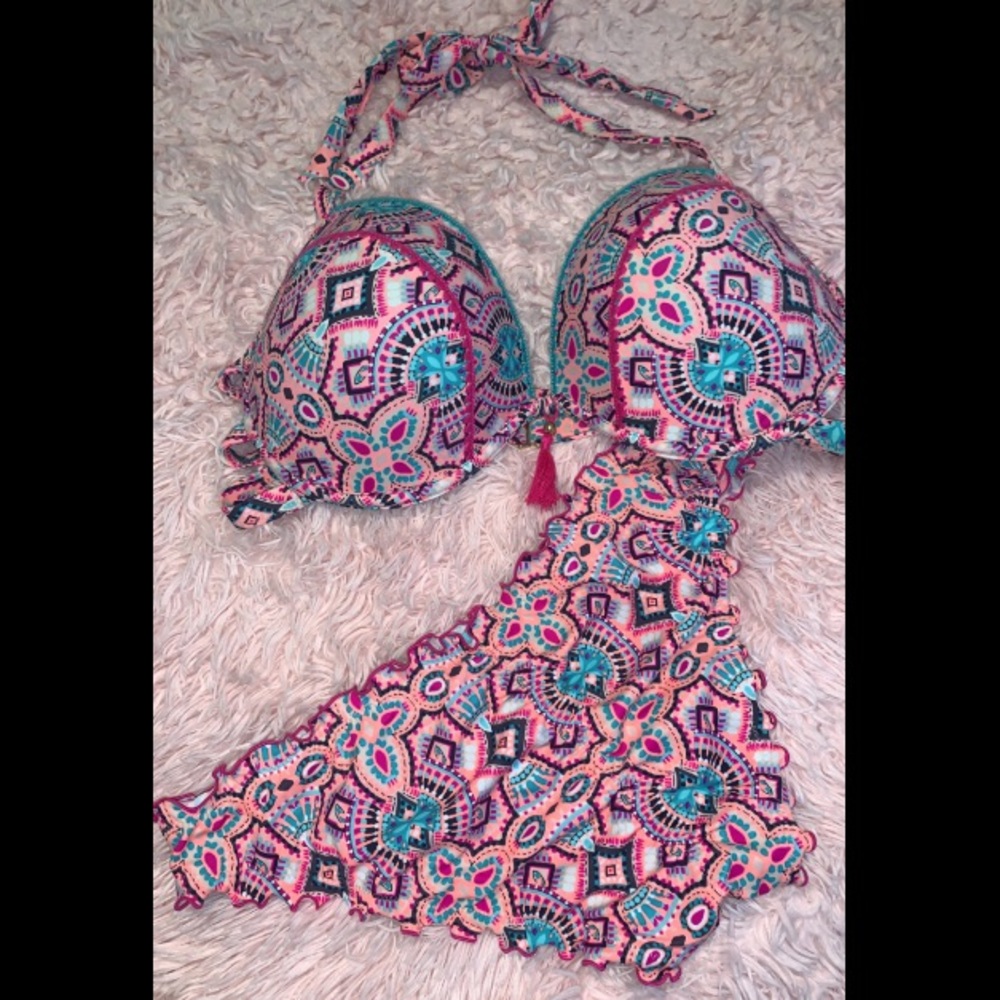 Target Shade & Shore Swim NWOT- 38DD